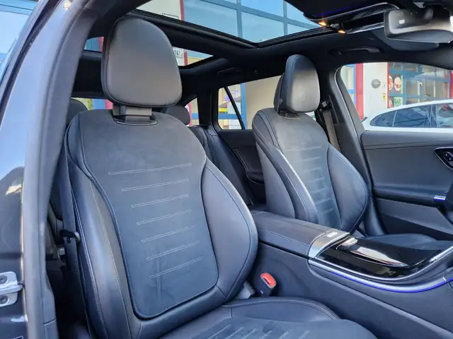 Mercedes-Benz C-Class view 8