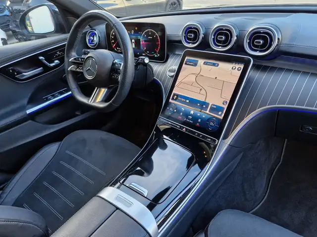 Mercedes-Benz C-Class view 7