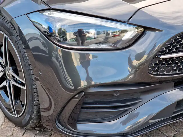 Mercedes-Benz C-Class view 6