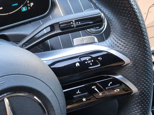 Mercedes-Benz C-Class view 11