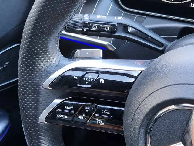 Mercedes-Benz C-Class view 10