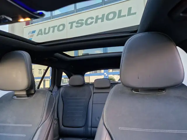 Mercedes-Benz C-Class view 15