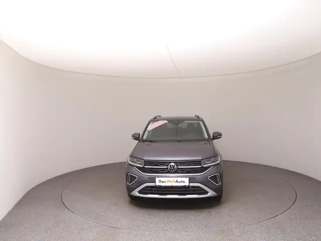 Volkswagen T-Cross view 3