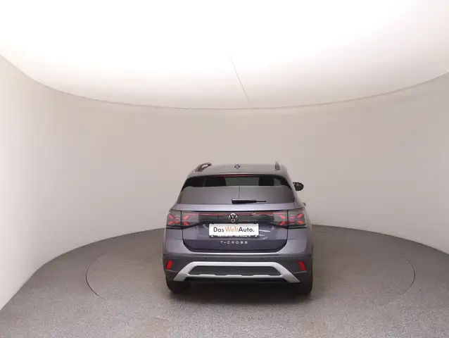 Volkswagen T-Cross view 6