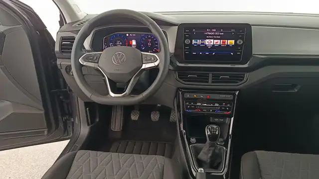 Volkswagen T-Cross view 9