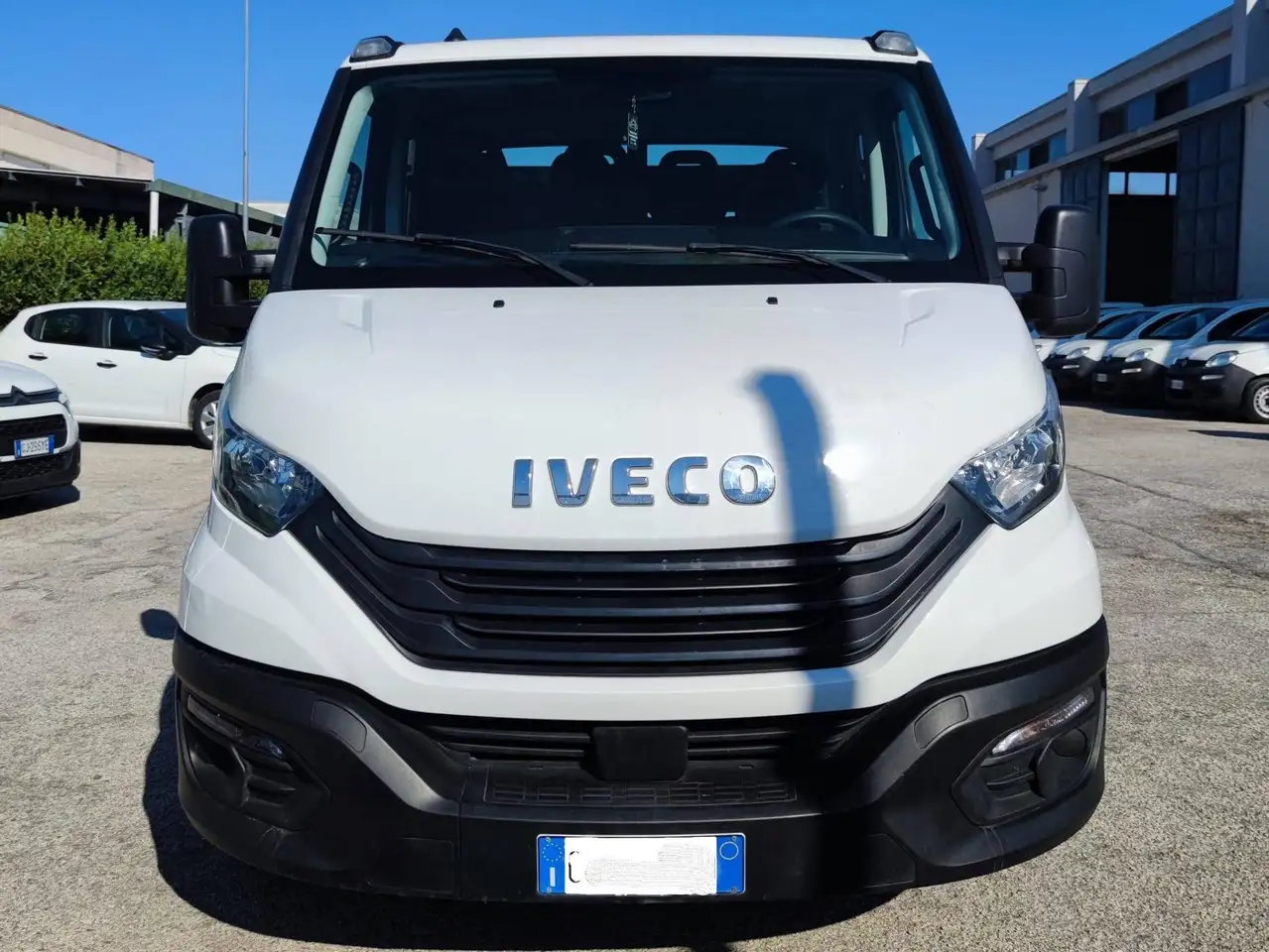 Iveco Daily 2023 — фото 7