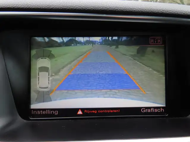 Audi Q5 view 18