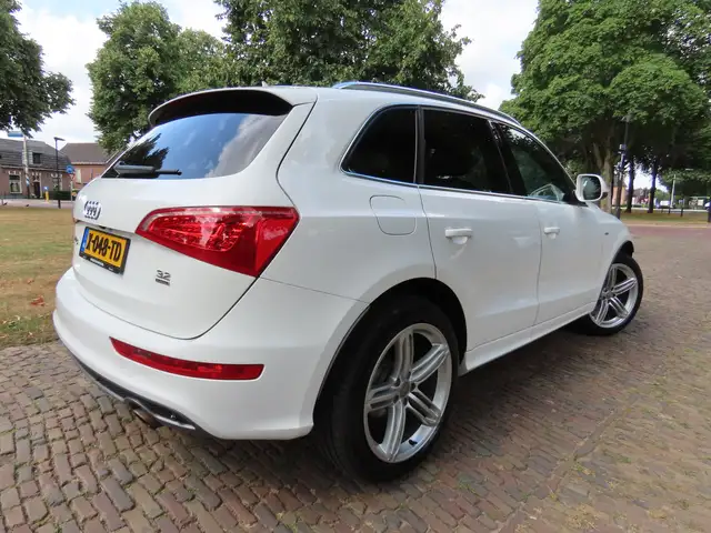 Audi Q5 view 6