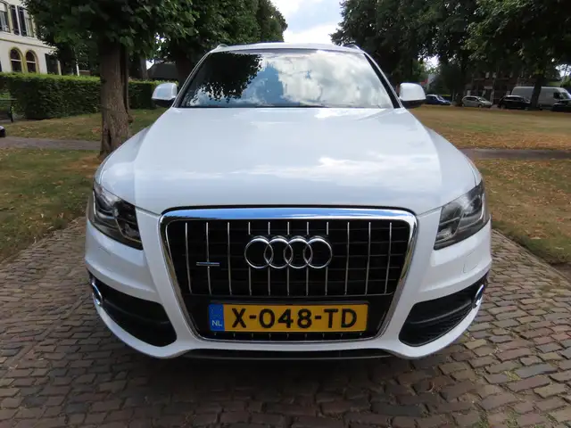 Audi Q5 view 7