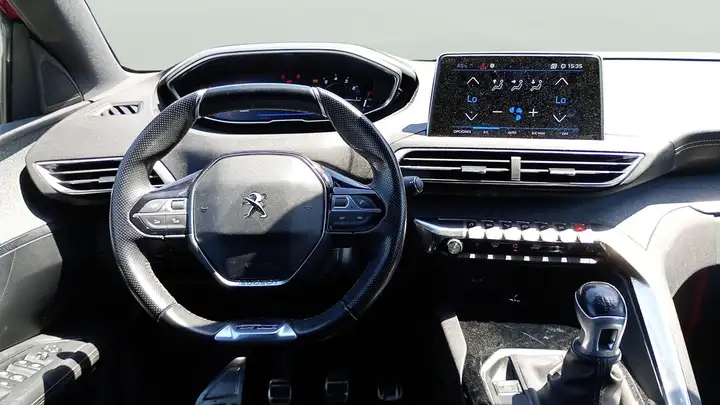 Peugeot 3008 1.2 S&S Pure Tech GT-Line 2019, foto 15