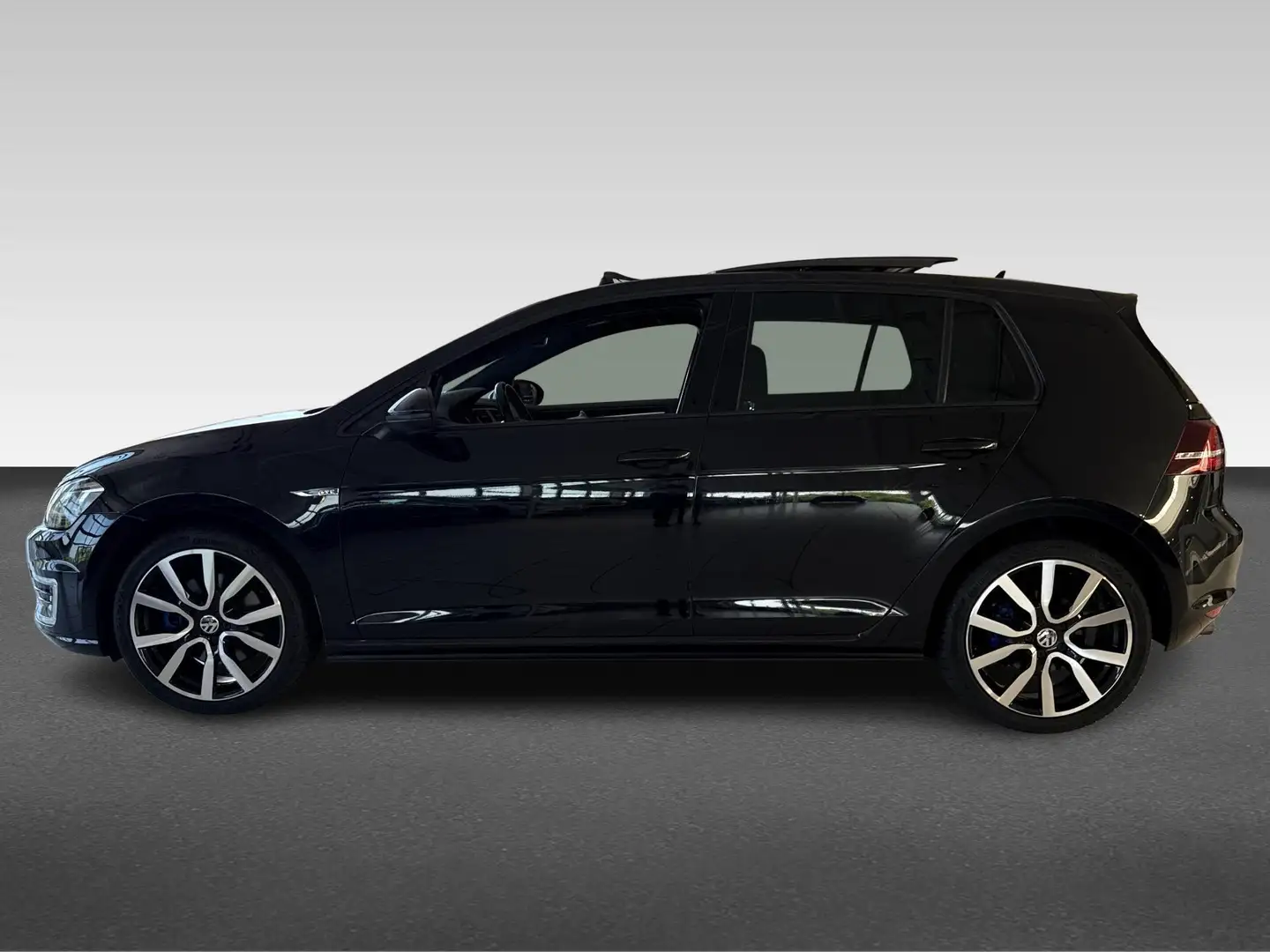 Volkswagen Golf 1.4 TSI PHEV 204pk 5D DSG GTE Connected Series Zwart - 2