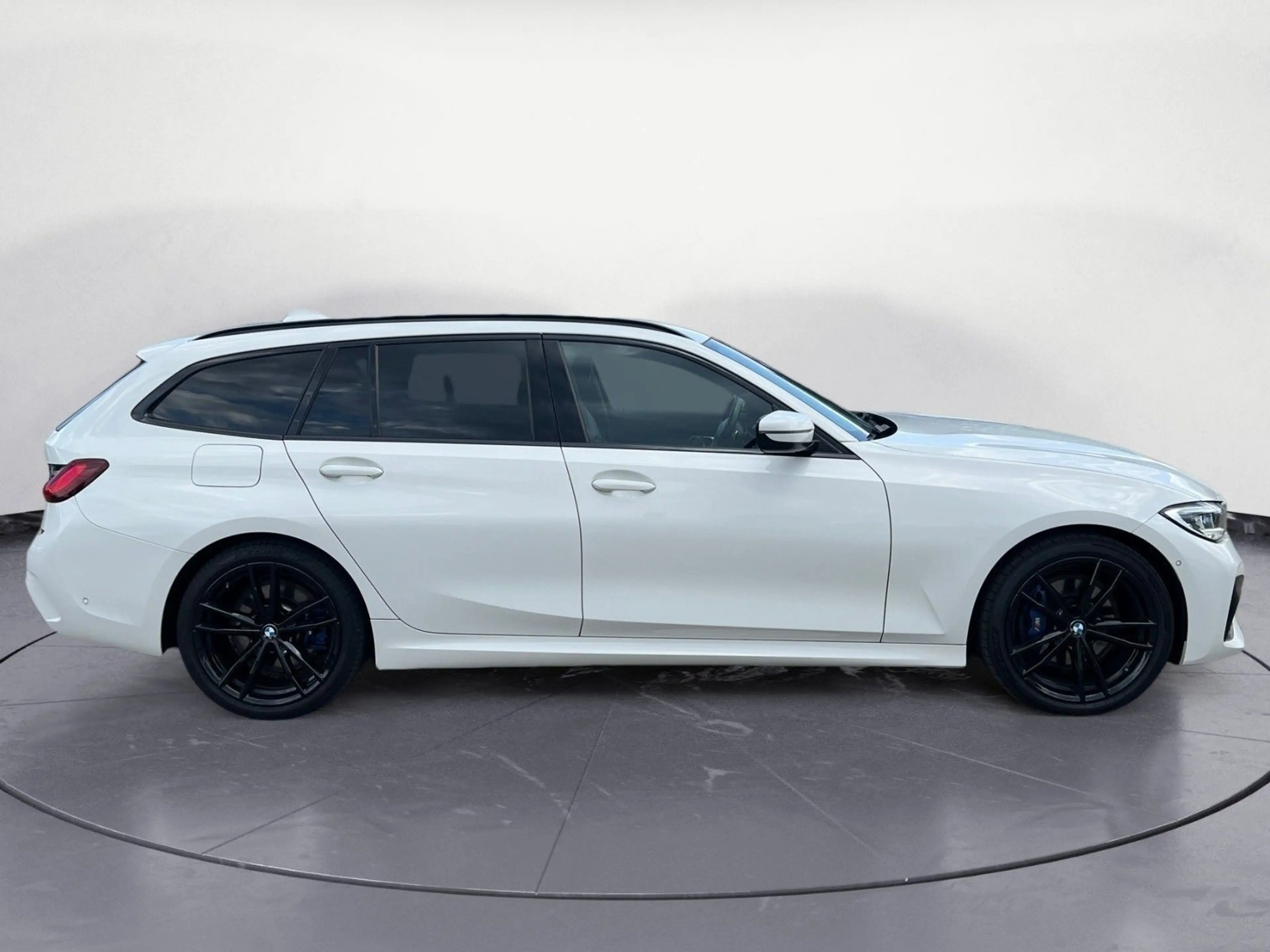 BMW 330 d xDrive Touring M Sport Auto. Aktive Geschw. — photo 7