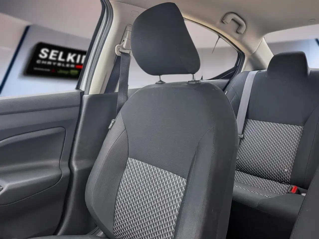 Nissan Versa fotografie Nissan Versa