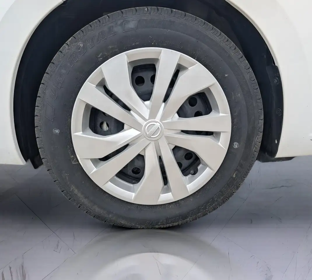 Nissan Versa fotografie Nissan Versa
