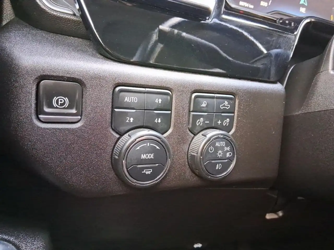 Chevrolet Silverado 2500 снимка Chevrolet Silverado 2500