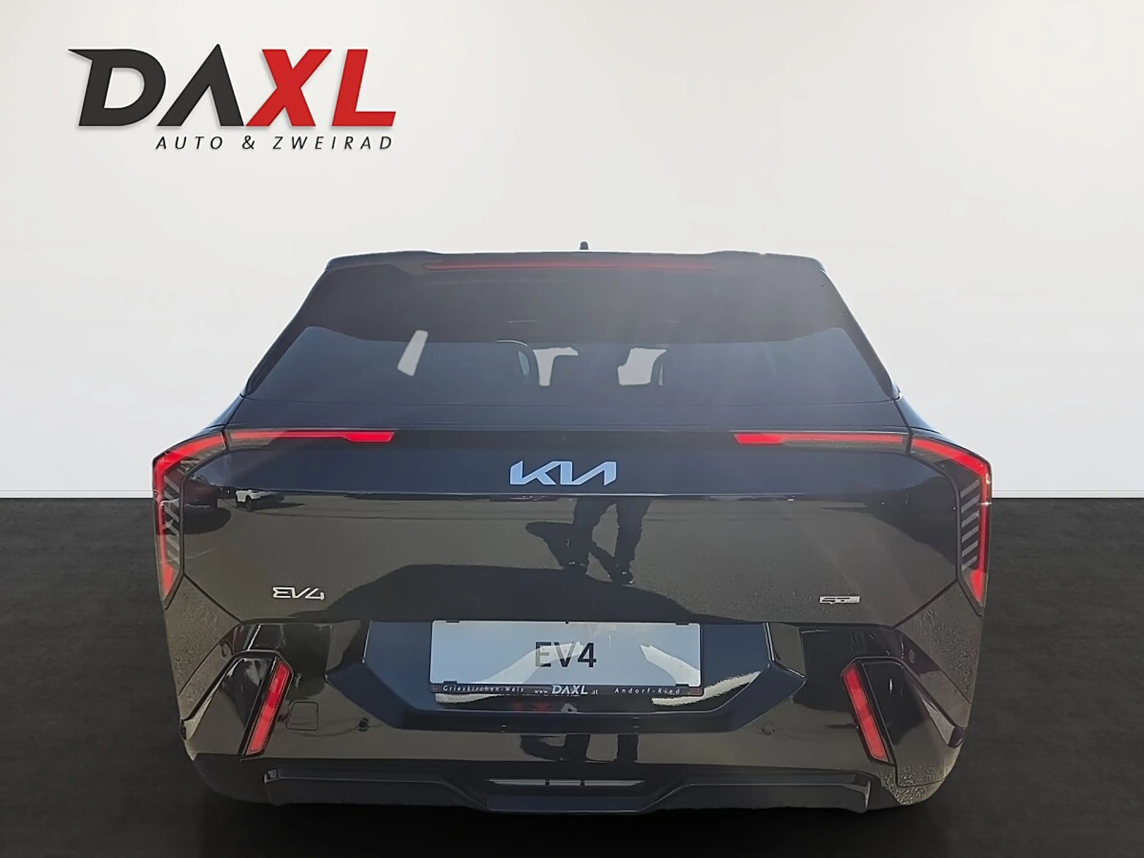Kia EV4 HB FWD 81,4kWh GT-Line — photo 6