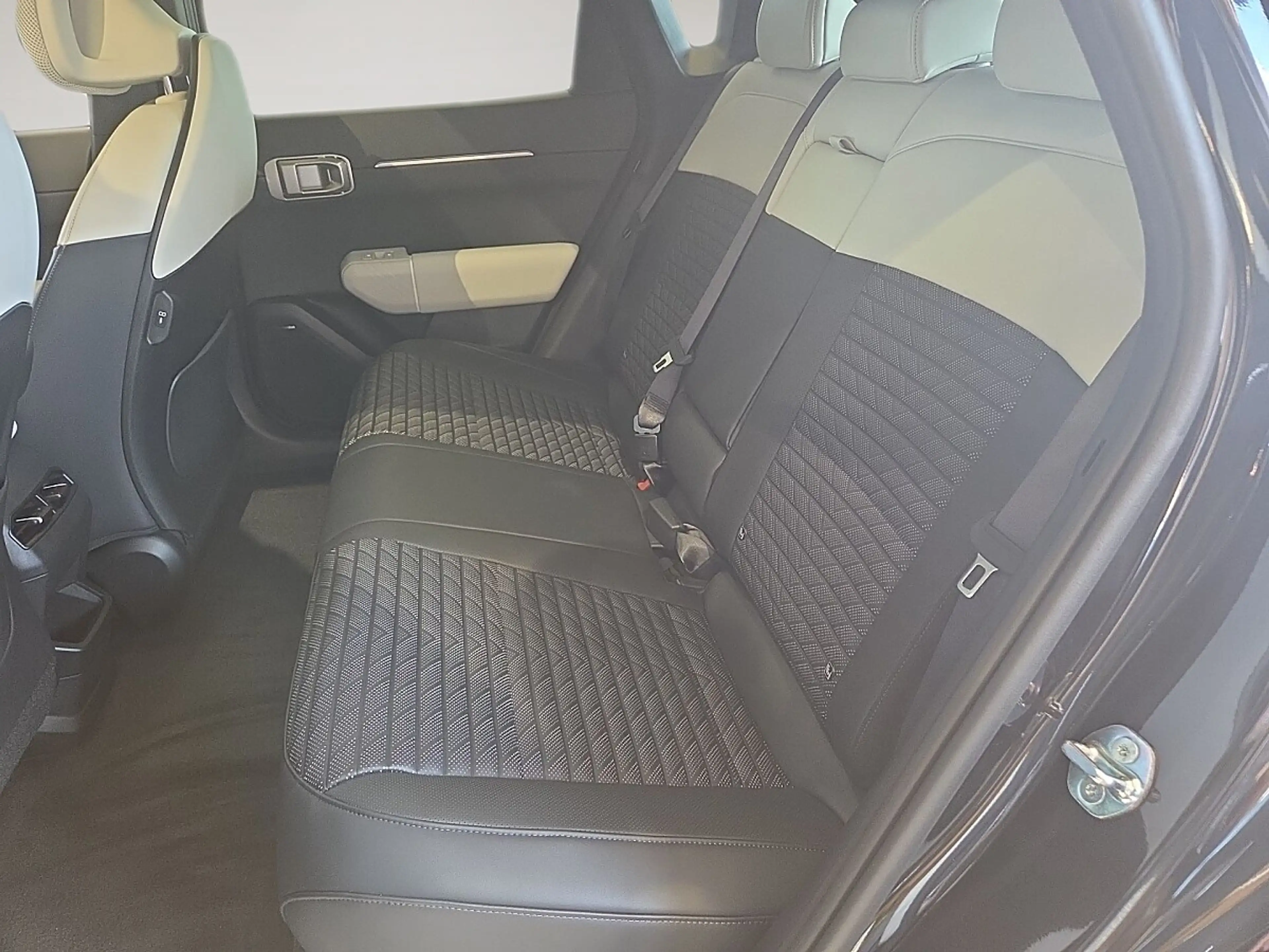 Kia EV4 HB FWD 81,4kWh GT-Line — photo 15