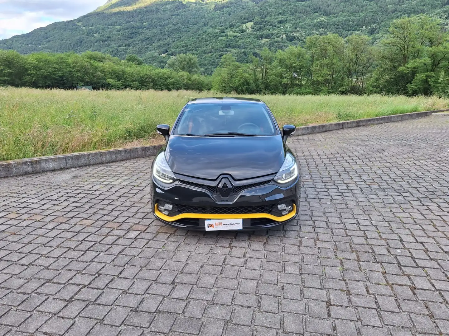 Renault Clio TCe 220 EDC R.S. Trophy AKRAPOVIC CERCHI 18 Siyah - 2