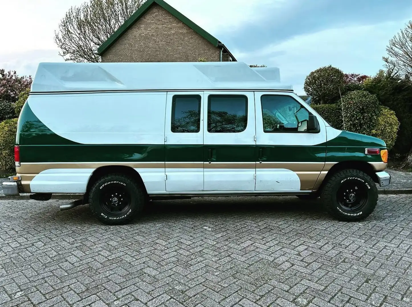 Ford Econoline E350 - 2