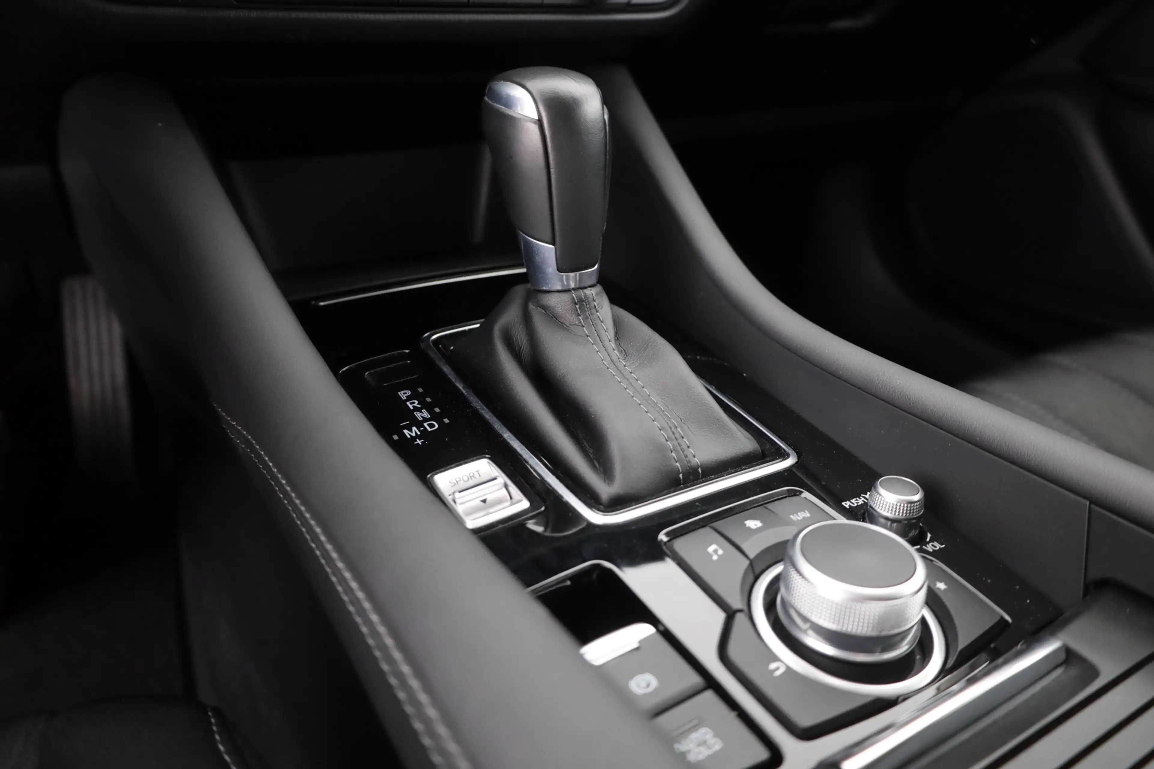 Mazda 6 2.0 SKYACTIV-G Aut. Exclusive-Line LED Navi — photo 14