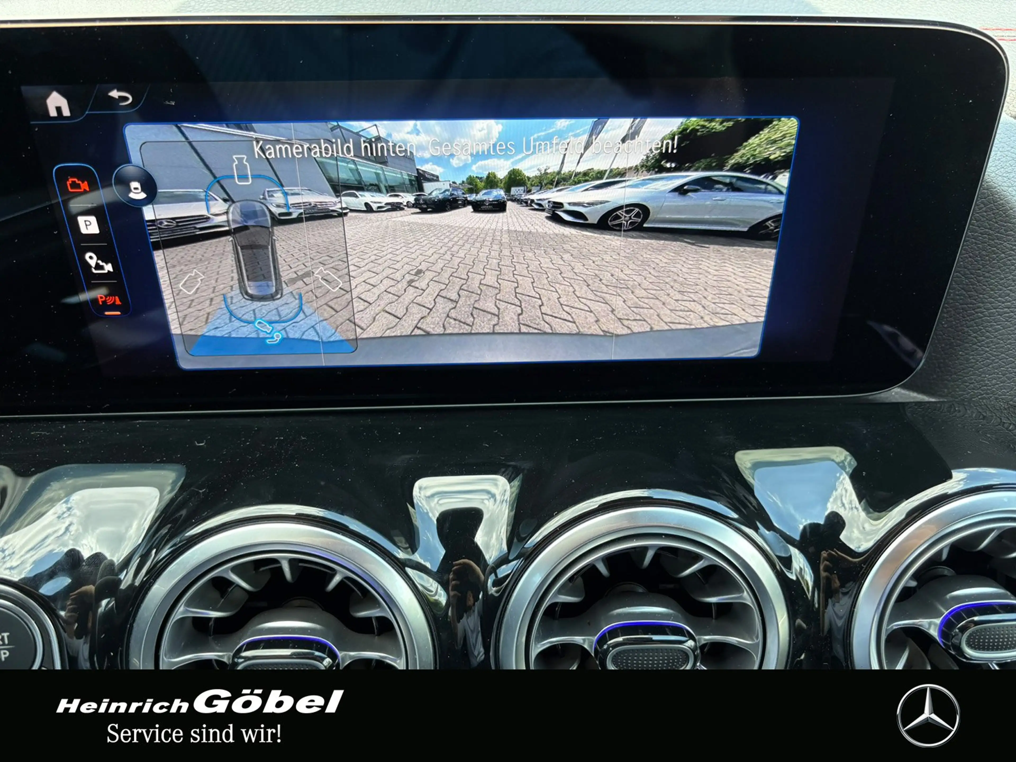 Mercedes-Benz EQA 300 4M AMG*AHK*FAP*ADV-SOUND*360°KAM*AMBIENT — photo 15