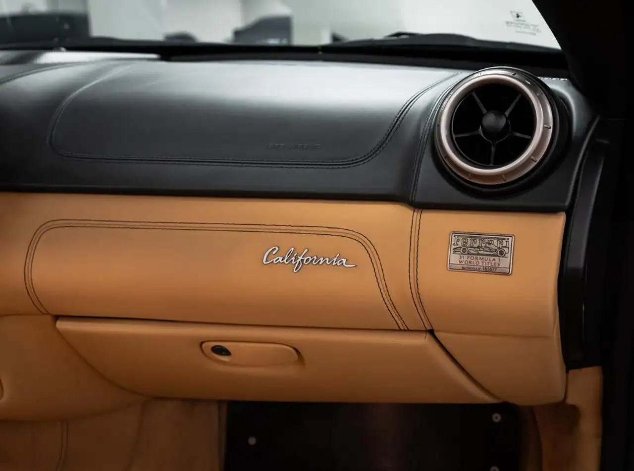 2011 Ferrari California 4.3 dct - SERVICE UFFICIALI FERRARI, photograph 10