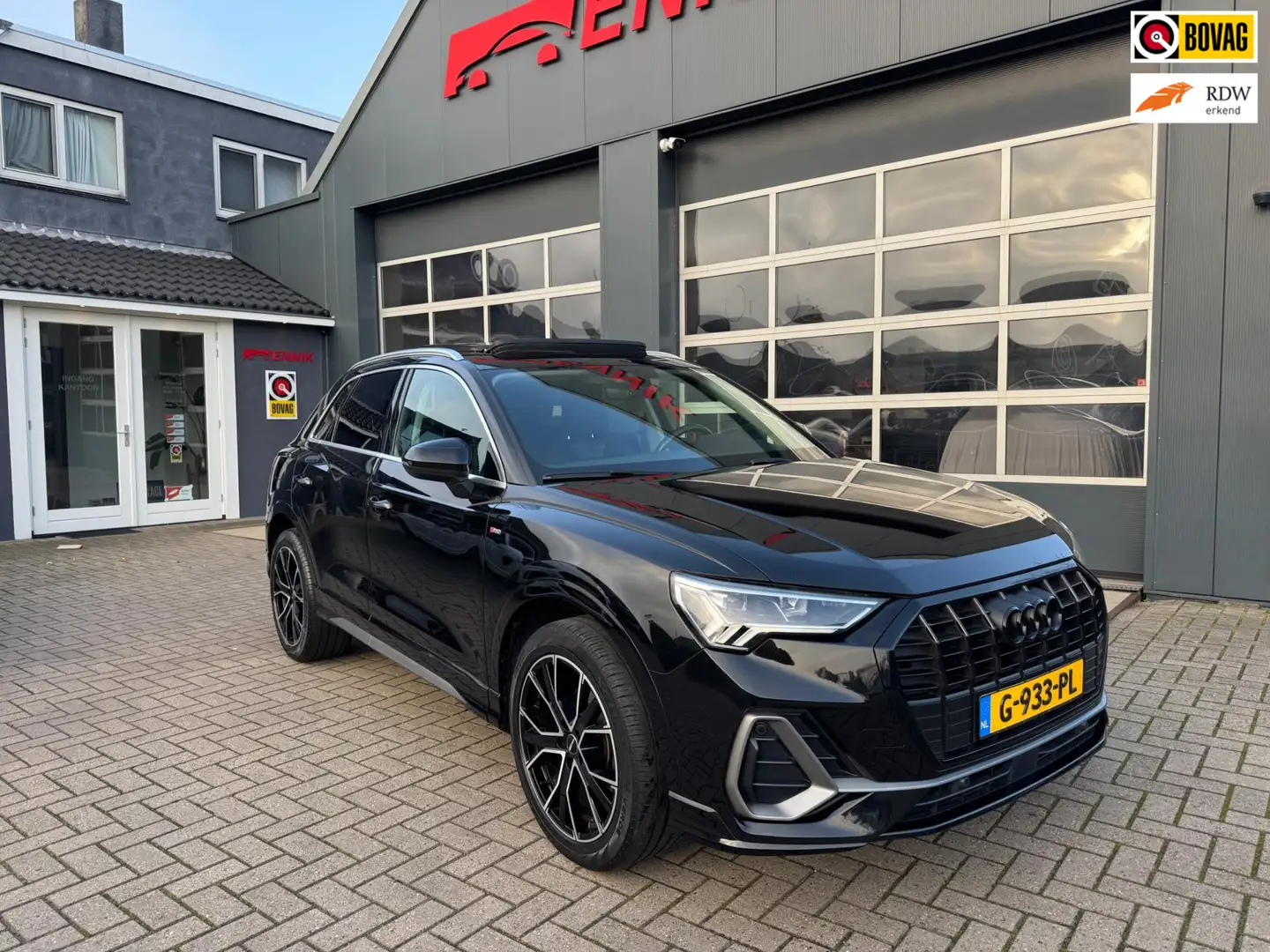 Audi Q3 35 TFSI S Line Pro Line / Pano / Virtual / Camera Zwart - 1