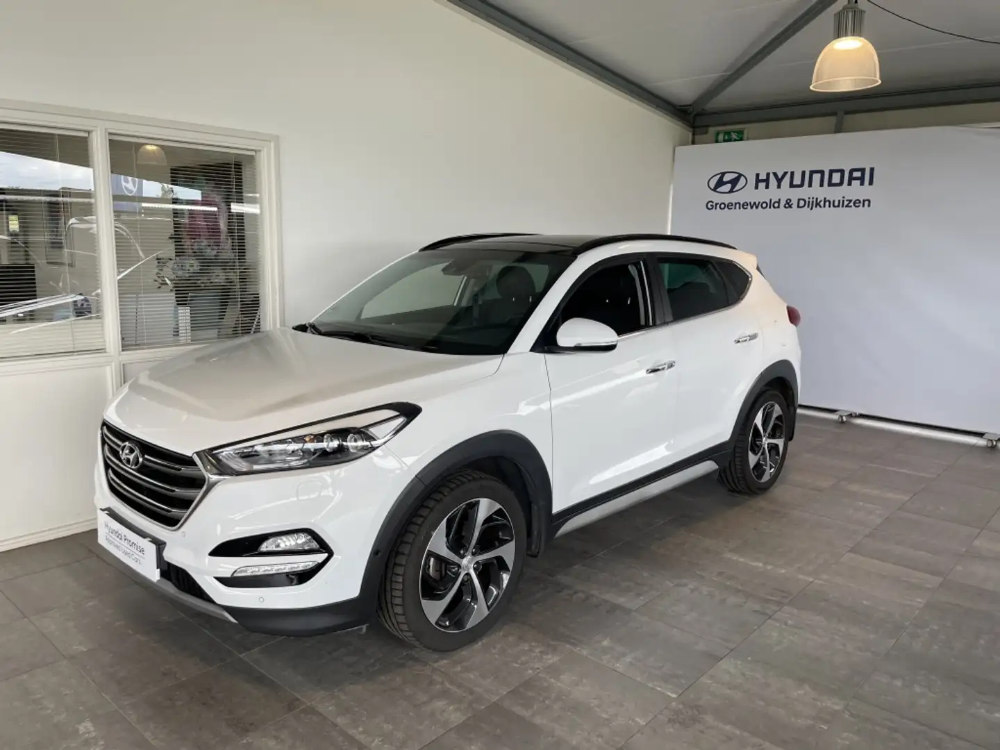Hyundai TUCSON 1.6 T-GDi Prem. 4WD Weiß - 1