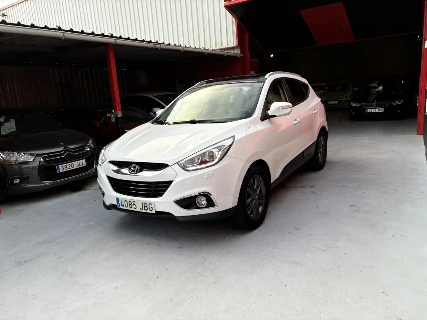 Hyundai iX35 1.7CRDI BD Kosmo Tecno Sky 4x2 Wit - 2