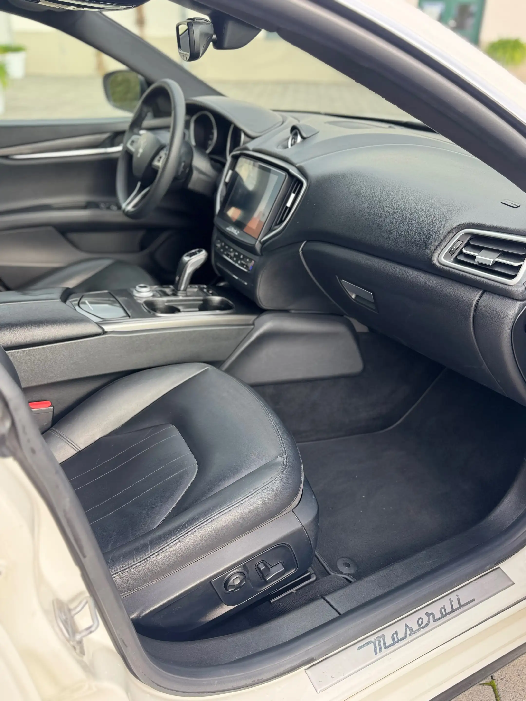 Maserati Ghibli Ghibli — photo 11