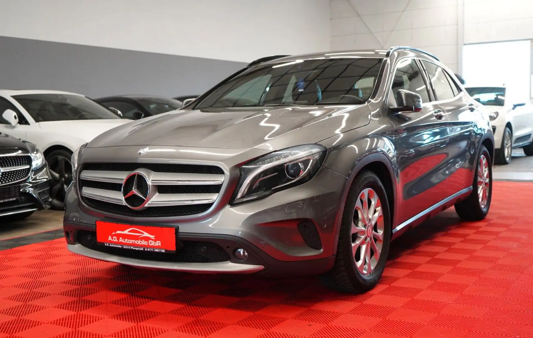 Mercedes-Benz GLA 200 CDI 4 Matic Bi-Xenon*Temp*Memory*AHK* Grau - 1