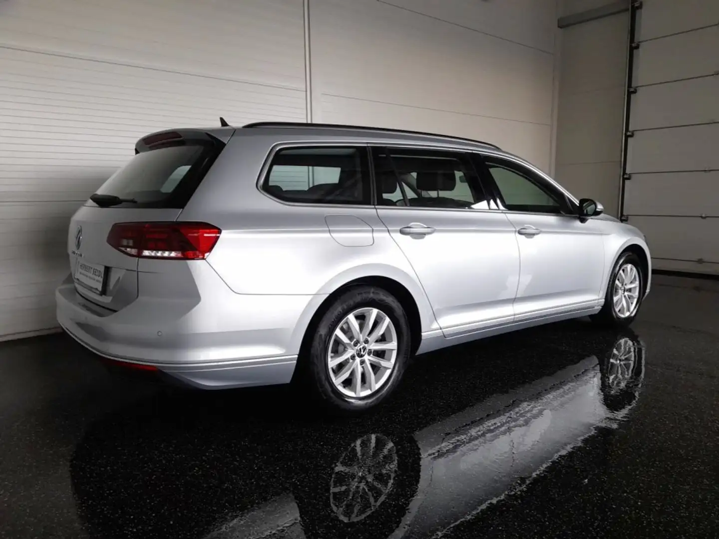 Volkswagen Passat Variant BUSINESS 2,0 TDI DSG *VOLL-LED / NAVI / ACC / KAMERA / SPORT MASSAGESITZ / TRAVEL ASSIST* Silber - 2