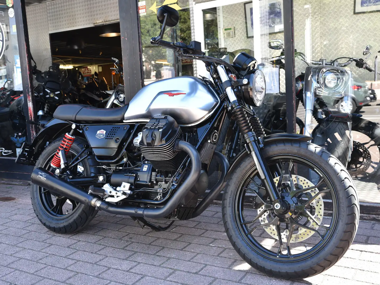 Moto Guzzi V 7 STONE S LIMITED EDITION ***MOTO VERTE*** Argent - 1