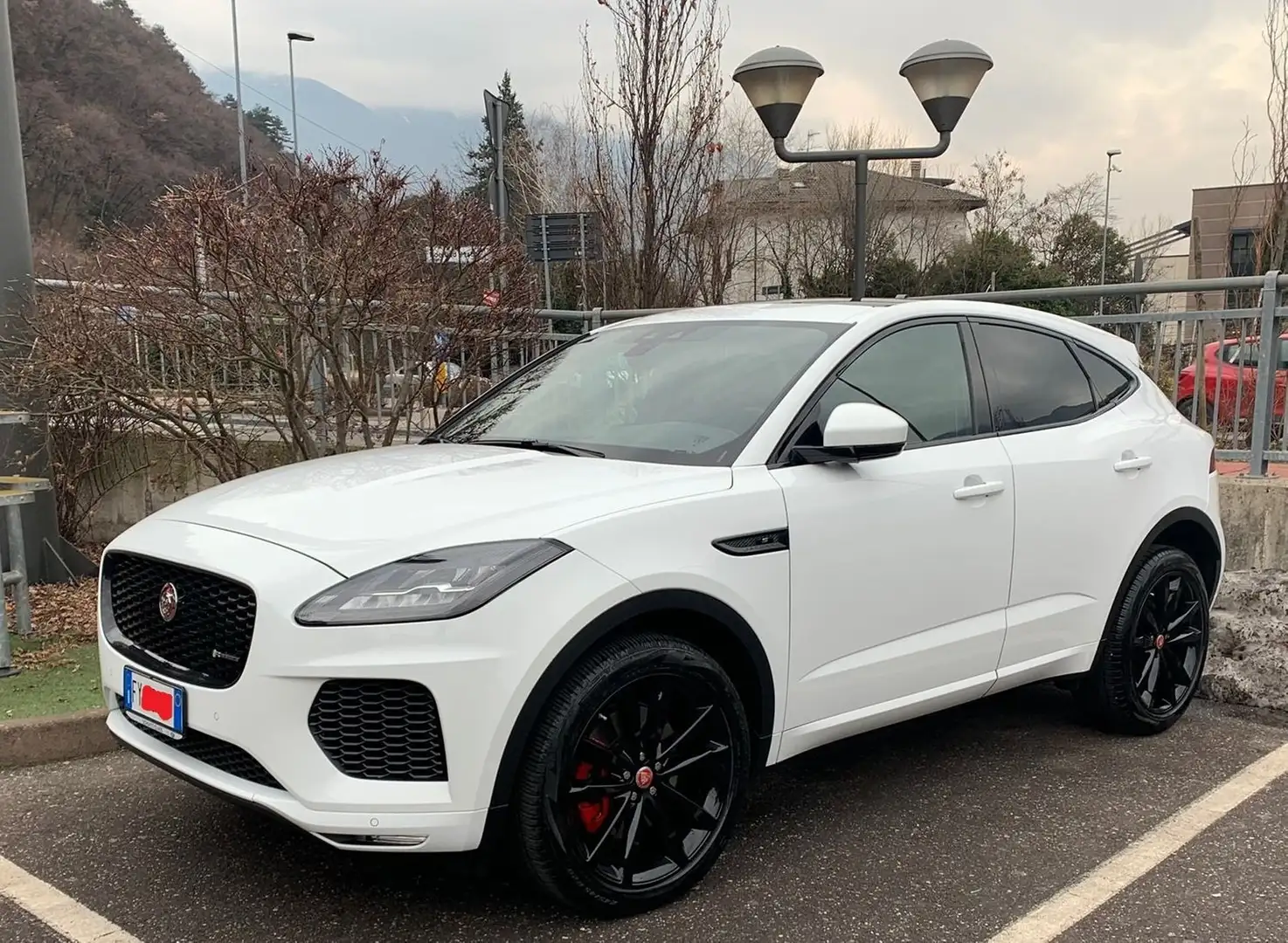 Jaguar E-Pace E-Pace  2.0d i4 R-Dynamic S awd 150cv auto my19 Bianco - 1