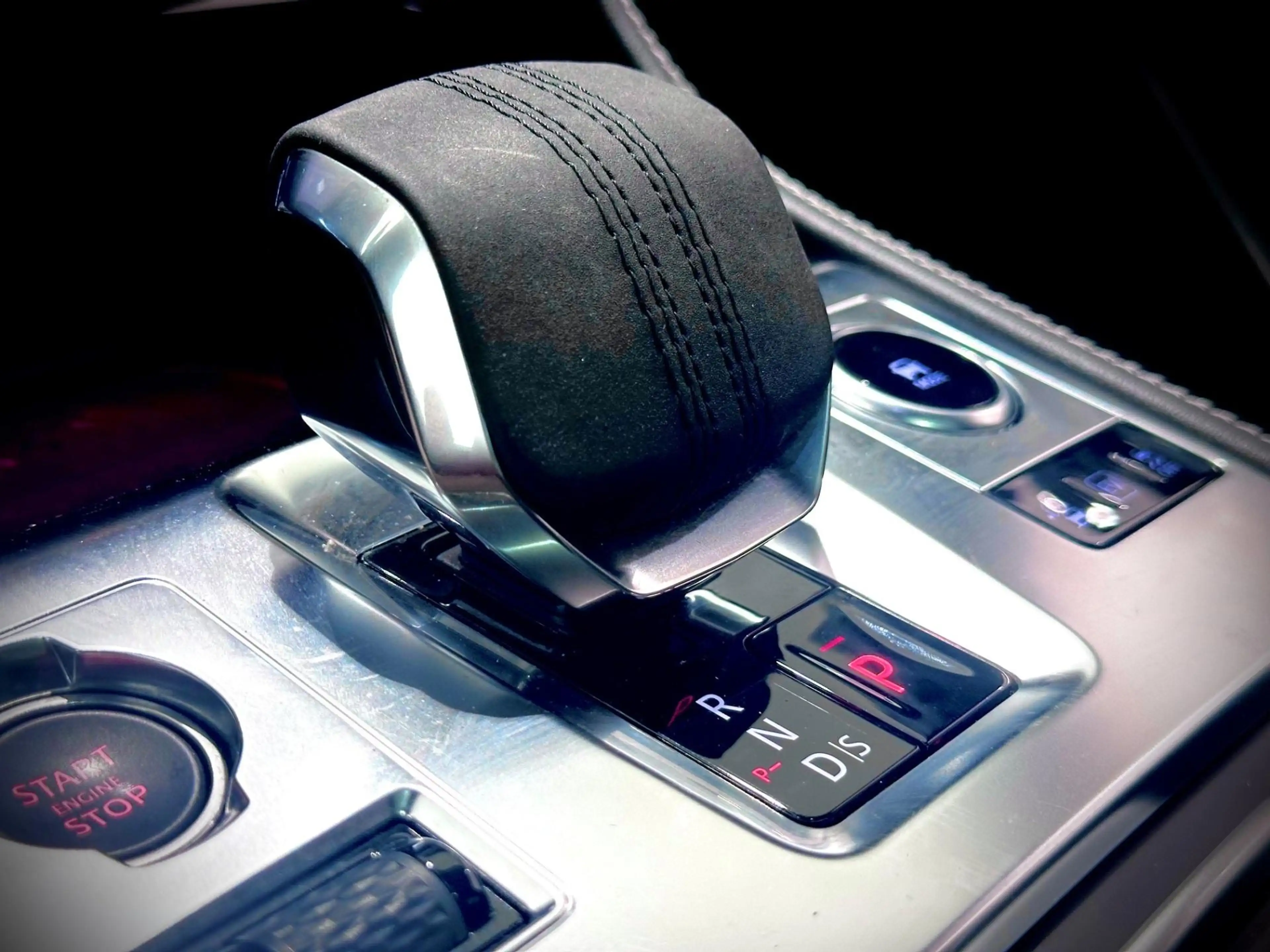 Jaguar F-Pace P400e R-Dynamic Black | Panorama dak | Cold Climat — photo 19