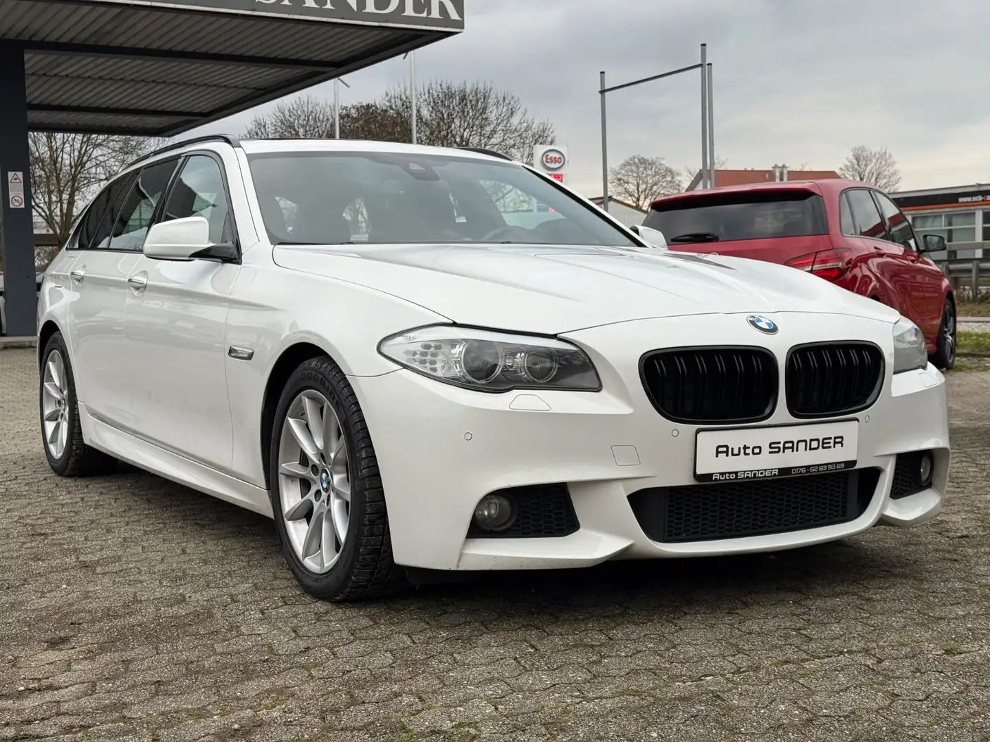 BMW 530 d Touring M-SPORT/LEDER/PANO/HUD/8xALU´S Weiß - 1