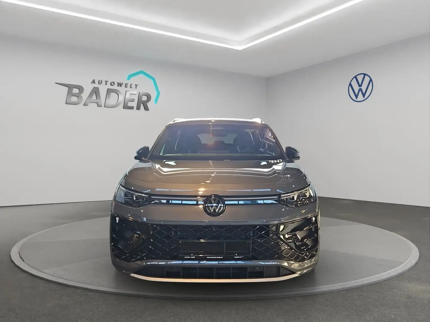 Volkswagen Tayron 2.0 TDI R Line Matrix Pano STDHZ Navi Grau - 2