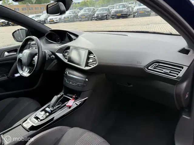 Peugeot 308 view 13