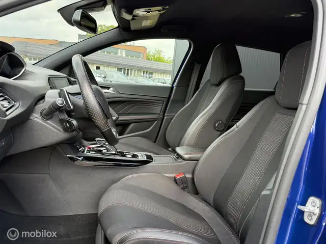 Peugeot 308 view 4
