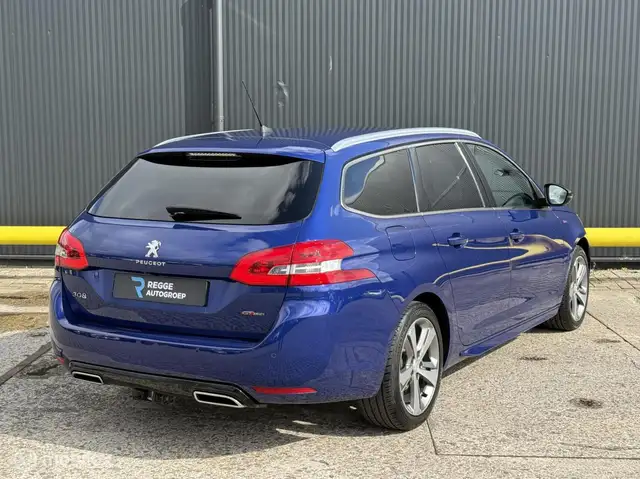 Peugeot 308 view 3
