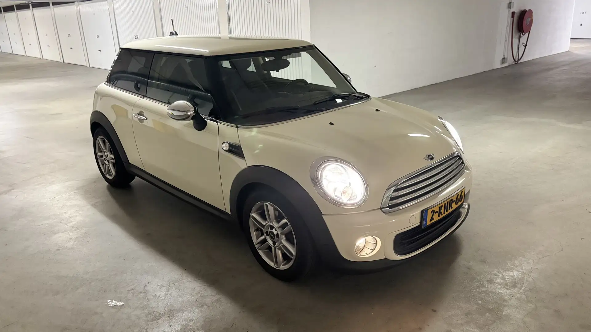 MINI Cooper 1.6 One Holl. Street Wit - 2