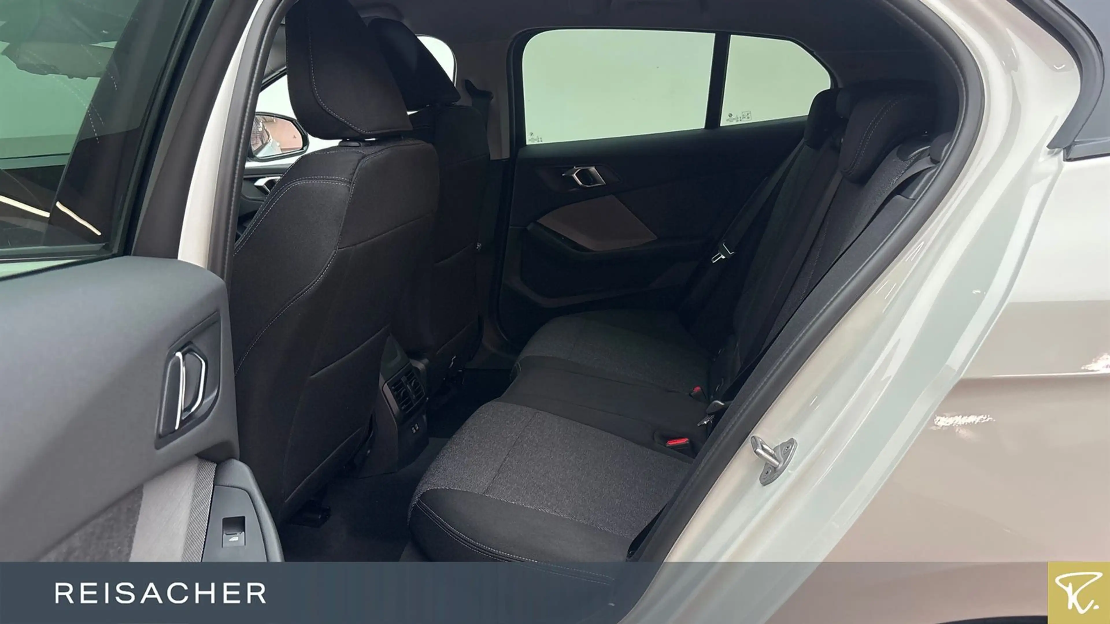 BMW 118 d Autom. Parksystem Sitzheizung Keyless Go — photo 8
