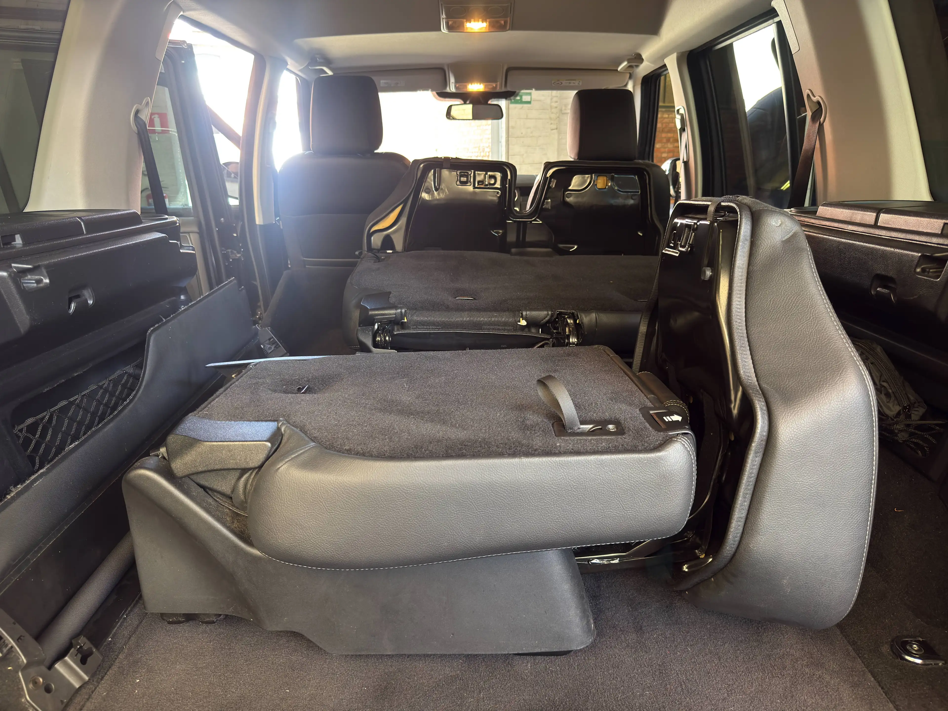 Land Rover Discovery Discovery 3.0 TdV6 / Full Service History / Lichte Vracht — photo 11