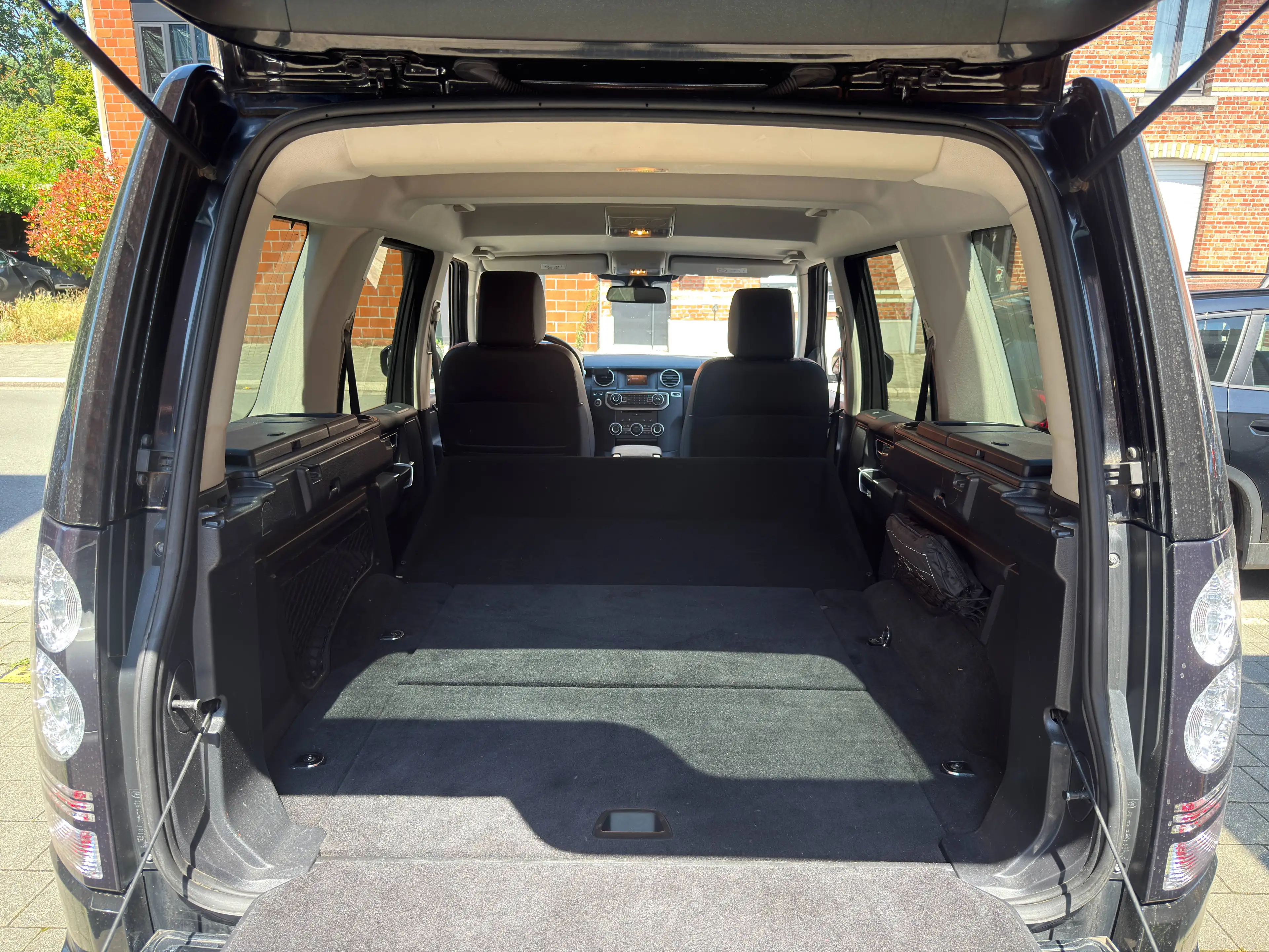 Land Rover Discovery Discovery 3.0 TdV6 / Full Service History / Lichte Vracht — photo 9