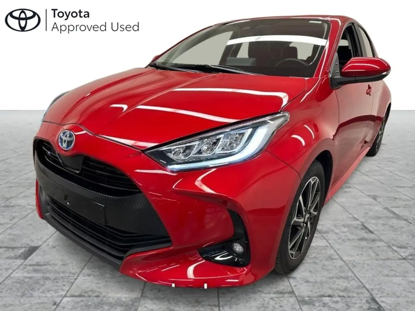 Toyota Yaris Iconic Rouge - 1