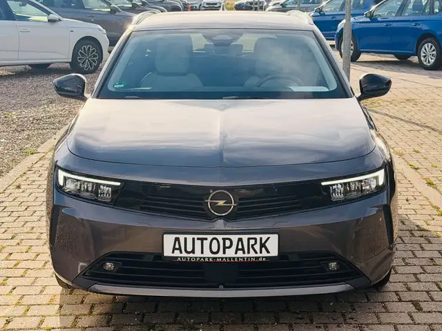 Opel Astra view 2