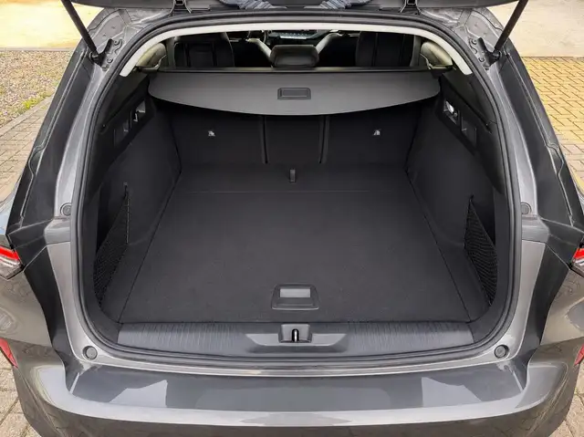 Opel Astra view 10
