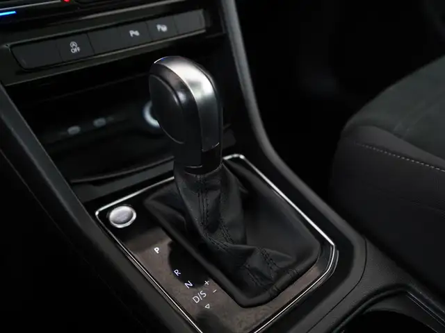 Volkswagen Touran view 10