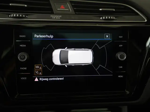 Volkswagen Touran view 22