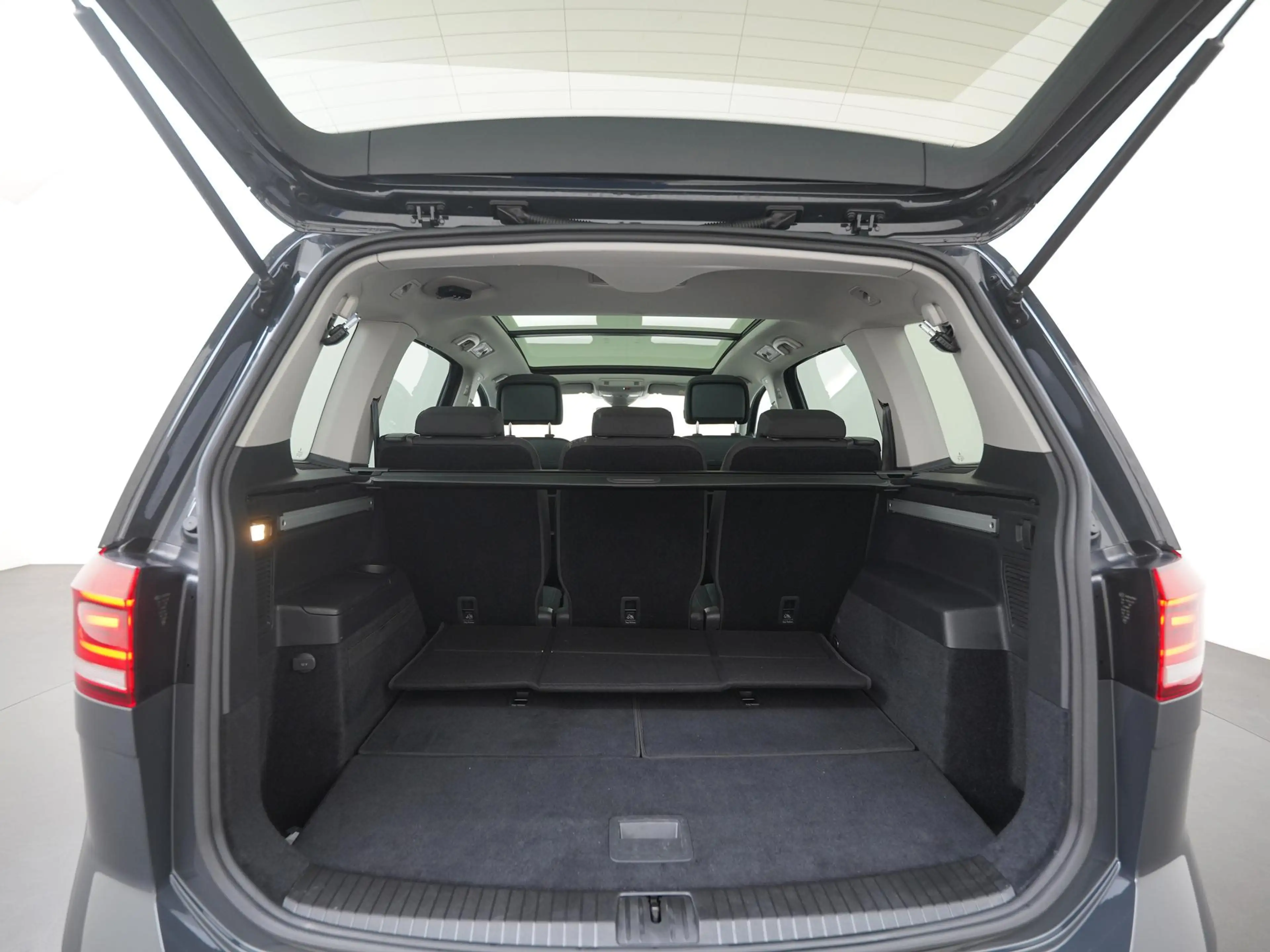 Volkswagen Touran 1.5 TSI Highline DSG | 7 Persoons | Panoramadak | — photo 25